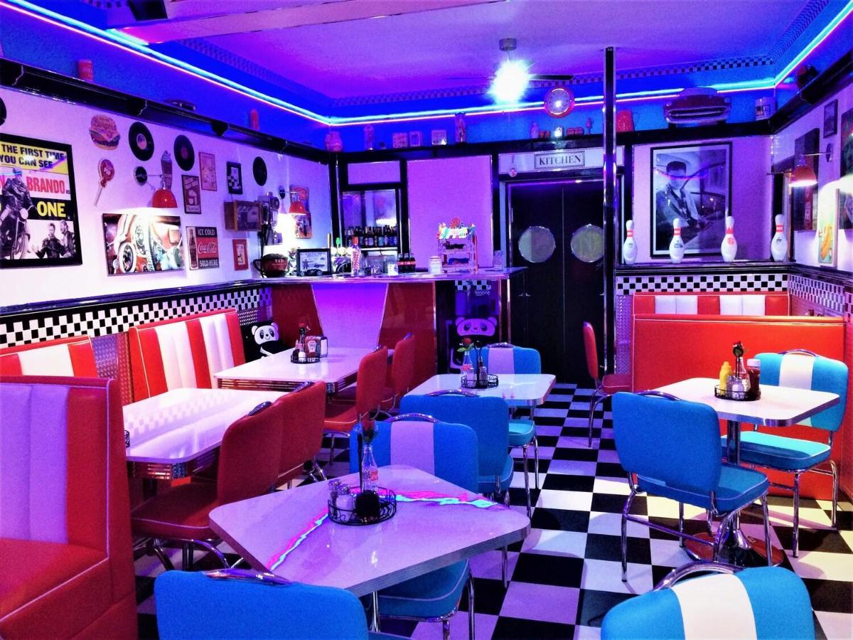 Cadillac Kustomz Hotel - Breakfast Available Rothesay Bagian luar foto
