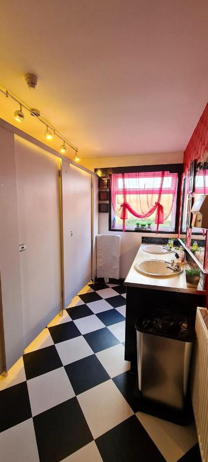 Cadillac Kustomz Hotel - Breakfast Available Rothesay Bagian luar foto