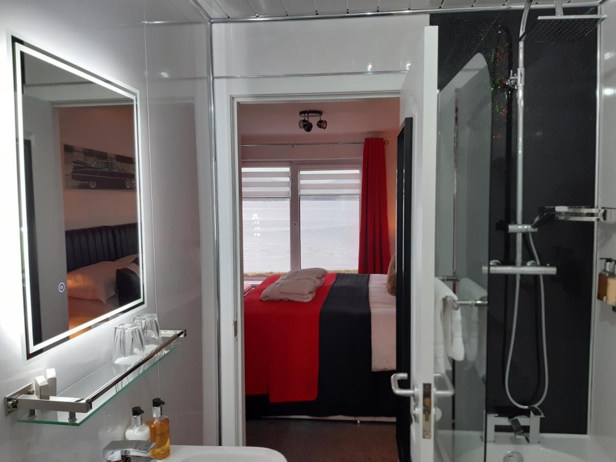 Cadillac Kustomz Hotel - Breakfast Available Rothesay Bagian luar foto