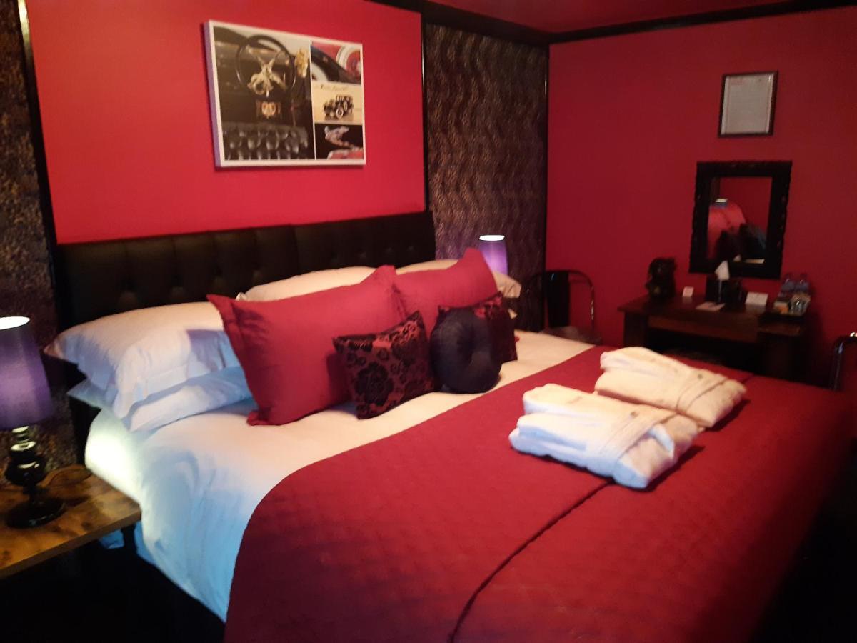 Cadillac Kustomz Hotel - Breakfast Available Rothesay Bagian luar foto