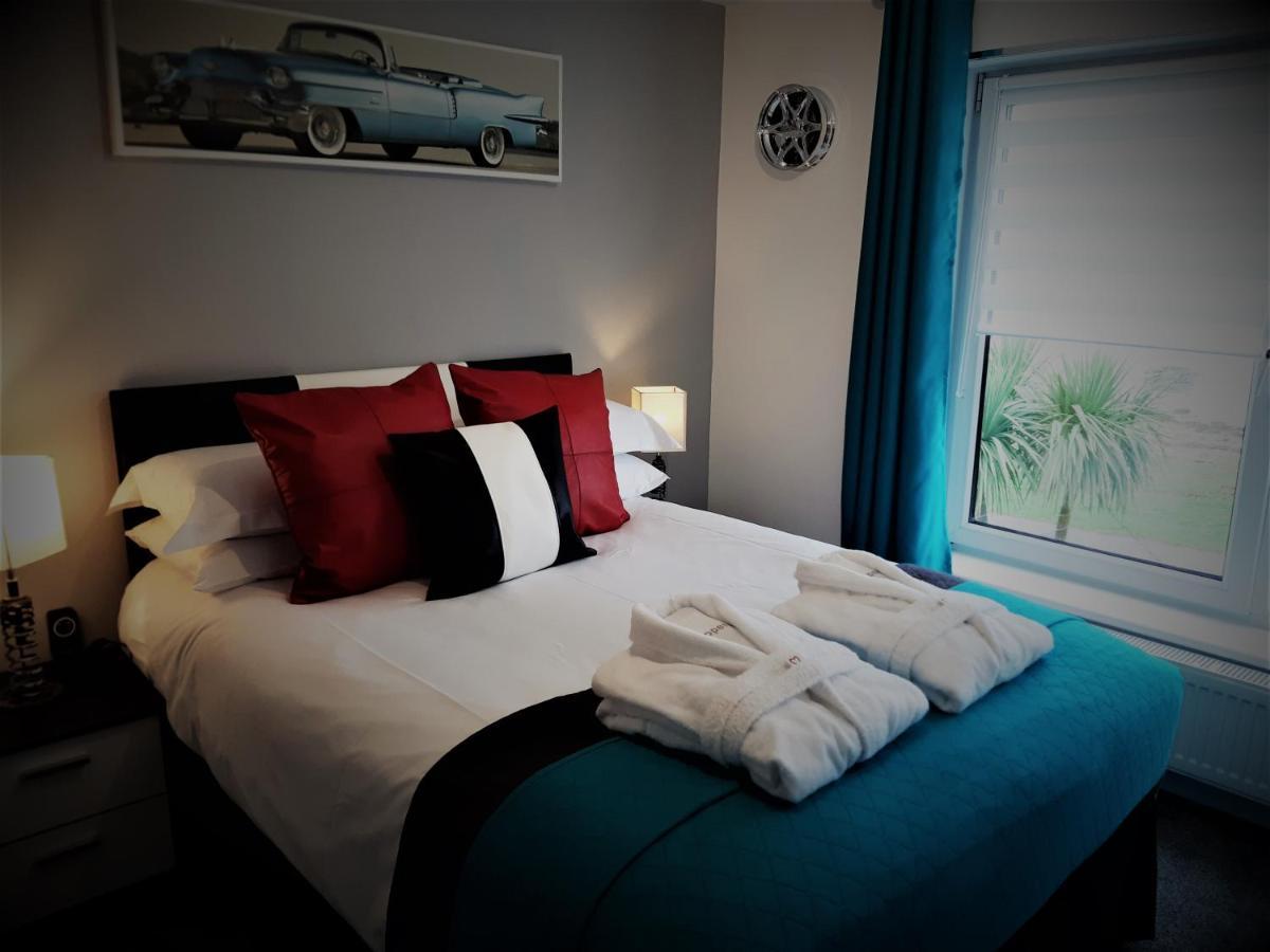 Cadillac Kustomz Hotel - Breakfast Available Rothesay Bagian luar foto
