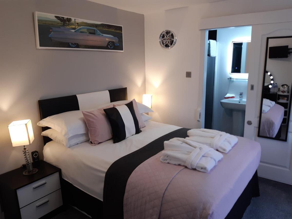 Cadillac Kustomz Hotel - Breakfast Available Rothesay Bagian luar foto