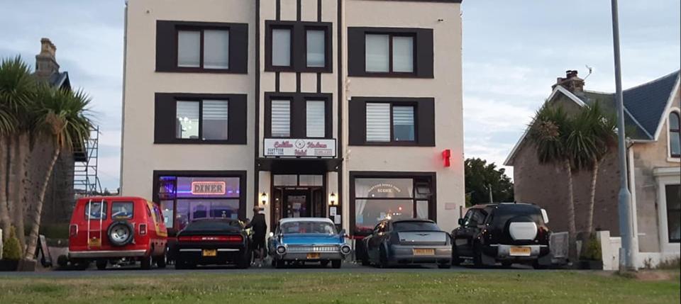 Cadillac Kustomz Hotel - Breakfast Available Rothesay Bagian luar foto