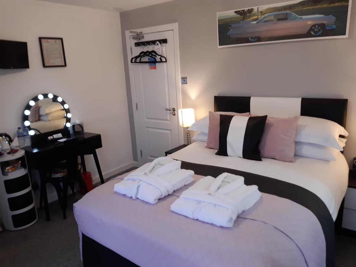 Cadillac Kustomz Hotel - Breakfast Available Rothesay Bagian luar foto
